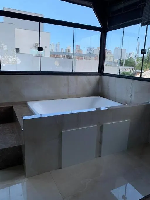 Suite Com Hidro No Centro